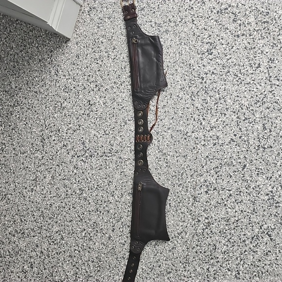 Women's Leather Belt with Pouch - Brown - Picture 6 of 6